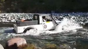 இந்த மாதிரியான சாகசங்களை செய்ய இவைகளால் மட்டுமே முடியும்... அடடே இந்த கார்கள்ல இவ்ளோ திறன் இருக்கா?