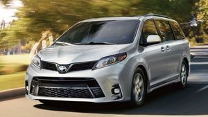 ஹைப்ரீட் கார்களின் விற்பனையில் 20 ஆண்டுகளை நிறைவு செய்யும் டொயோட்டா...
