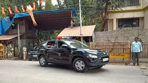மஹாராஷ்டிரா முதலமைச்சர் கான்வாயில் பைலட் வாகனமாக மாறிய ஹாரியர்... இதைவிட வேறென்னங்க பெருமை இருக்கு!