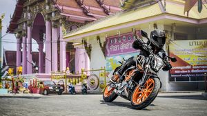 விற்பனைக்கே வராத 250 ட்யூக் பைக்கின் விலையை உயர்த்திய கேடிஎம்... காரணத்தை கேட்டு ஷாக்கான ரசிகர்கள்!