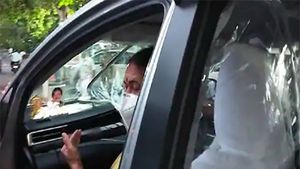 கொரோனா பரவுவதை தடுக்க சூப்பர் ஐடியா... அசத்தலான காரியத்தை செய்த தமிழக அமைச்சர்... என்னனு தெரியுமா?