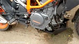 நடு ரோட்டில் காலை வாரிய கேடிஎம் 390 ட்யூக் பைக்... புதுவை இளைஞருக்கு நேர்ந்த சோகம்... வீடியோ!