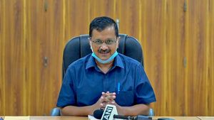 மின்சார கார் வாங்கினால் இவ்வளவு பெரிய தொகை மானியமா? இந்தியாவையே திரும்பி பார்க்க வைத்த கெஜ்ரிவால்