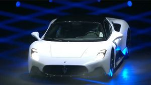 மஸேரட்டி எம்சி20 ஸ்போர்ட்ஸ் கார் அறிமுகம்: ரேஸ் வெர்ஷனிலும் வருகிறது