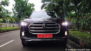 கலக்கலான வசதிகள், விருப்பம்போல் வேரியண்ட்டுகள்... வசீகரிக்க வரும் எம்ஜி க்ளோஸ்ட்டர்!