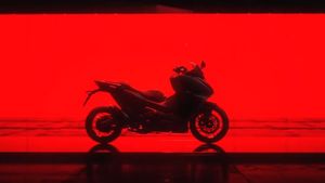 ஹோண்டா ஃபோர்ஸா 750 மேக்ஸி ஸ்கூட்டரின் 2வது டீசர் வெளியீடு... இன்னும் சில நாட்களில் உலகளவில் அறிமுகம்