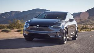 பிரபல கார் நிறுவனத்தை கவரும் முயற்சியில் இந்தியாவின் பணக்கார மாநிலம்! இதுலகூட தமிழகம்தான் ஃபர்ஸ்ட்!