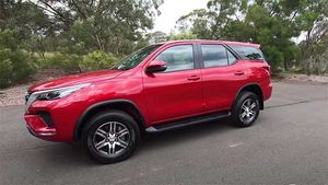 10 வினாடிகளில் 100 கிமீ வேகத்தை எட்டும் டொயோட்டா பார்ச்சூனர் ஃபேஸ்லிஃப்ட்... புக்கிங் தொடங்கியது