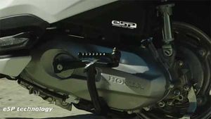 ஜப்பானிய தரத்தில் ஸ்கூட்டர், பைக்குகளுக்கான ஸ்பெஷல் எஞ்ஜின் ஆயில் அறிமுகம்... பிரபல நிறுவனம் அதிரடி!