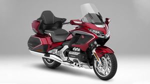 மோட்டார்சைக்கிள் வரலாற்றில் புதிய முயற்சி!! ஹோண்டா கோல்டுவிங் பைக்கில் அடாப்டிவ் க்ரூஸ் கண்ட்ரோல்