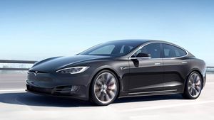 டெஸ்லாவின் கிறிஸ்துமஸ் பரிசு என்ன தெரியுமா? இது இளசுகளுக்கு ரொம்ப பிடிக்கும்...