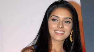 நடிகை அசினின் கணவர் எடுத்த அதிரடி முடிவு... கலக்கத்தில் இந்திய இளைஞர்கள்... என்னங்க இப்படி பண்ணிட்டீங்க!