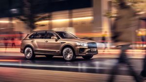 பென்ட்லீயின் 2021 பென்டைகா ஹைப்ரீட் கார்!! வெறும் எலக்ட்ரிக் மோடிலேயே 50கிமீ தூரத்திற்கு இயங்குமாம்..