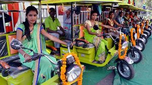 உச்ச நீதிமன்ற உத்தரவு... இ-ரிக்ஷா பதிவை நிறுத்தியது டெல்லி... என்ன காரணம் தெரியுமா?