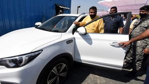 புல்லட் ப்ரூஃப் காரை ஒதுக்கிவிட்டு வேறொரு காரில் பயணித்த மத்திய அமைச்சர்... காரணம் என்ன தெரியுமா?