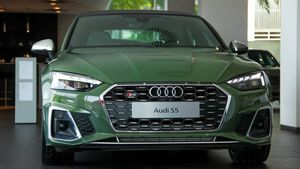 கம்பீரமாக இந்திய ஷோரூமில் காட்சித்தரும் புதிய ஆடி எஸ்5 ஸ்போர்ட்பேக்!! டெலிவிரி விரைவில் ஆரம்பம்