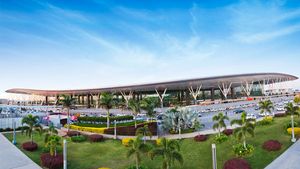 பெங்களூருக்கு சுற்றுலா போக போறீங்களா? போக்குவரத்து பற்றிய கவலைய விடுங்க... தரமான சேவை ஒன்னு தொடங்கியிருக்கு! 