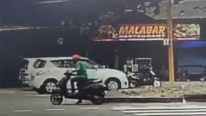 நிச்சயம் இவரு ஏதோ புண்ணியம் செஞ்சிருக்கணும்... நூலிழையில் உயிர்தப்பிய இளைஞர்... பரபரப்பு சிசிடிவி வீடியோ!