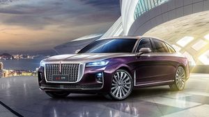 காப்பியடித்து உருவாக்கப்பட்ட சொகுசு கார்.. ரோல்ஸ் ராய்ஸ்-பென்ட்லீ என எதையும் விட்டு வைக்காத சீன நிறுவனம்!