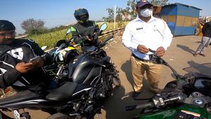 ஒரே நேரத்தில் 20 சூப்பர் பைக் உரிமைதாரர்களுக்கு செல்லாண்... லிஸ்ட்லையே இல்லாத காரணத்தை கூறிய போலீஸ்!!