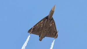 பைத்தான்-5 ஏவுகணையுடன் வலிமையை கூட்டிக் கொண்ட தேஜஸ் போர் விமானம்!