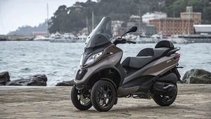 ஸ்டாண்ட் தேவைப்படா 3 சக்கர ஸ்கூட்டர்... பார்க்க மினிகார் மாதிரி இருக்கும் பியாஜியோ ஸ்கூட்டர் உலகளவில் வெளியீடு