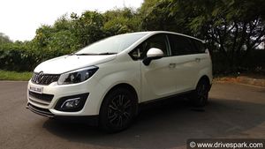 மராஸ்ஸோ, கேயூவி100 கார்களை கழற்றிவிட மஹிந்திரா முடிவு?