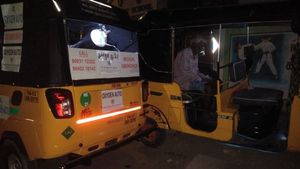 சென்னையில் 'ஆக்சிஜன் ஆட்டோ' சேவை... உயிர்காக்கும் உன்னத சேவையில் இறங்கிய தன்னார்வலர்!