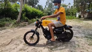 இது டிவிஎஸ் எக்ஸ்எல் பைக் என்றால் நம்ப முடிகிறதா!! ஹார்லி-டேவிட்சன் பைக்குகளே தோற்றுவிடும்...