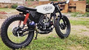 ஹீரோ ஸ்பிளெண்டர் பைக்கை இப்படி கூட மாற்றலாமா? நெட்டிசன்களின் கவனத்தை பெற்ற மாடிஃபை பைக்...!