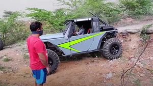 அட்வென்ச்சர் பயணங்களுக்கு இப்படியொரு வாகனம் தான் தேவை!! வி8 என்ஜின் உடன் மஹிந்திரா தார்!