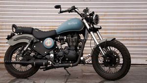 ஜானி பிராவோ கார்டூன் ஸ்டிக்கருடன் ராயல் என்பீல்டு தண்டர்பேர்டு பைக்!! ஹைதராபாத்தை சேர்ந்தது!