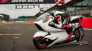 மணிக்கு 400கிமீ வேகத்தில் இயங்க வேண்டும்!! அதிவேக சாதனையை முறியடிக்க உருவாக்கப்படும் எலக்ட்ரிக் பைக்!