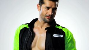 ‘மோட்டார்சைக்கிள்’ ஜாக்கெட்டுகள் தயாரிப்பில் இறங்கியது ஸ்டூட்ஸ்!! ரூ.6,500இல் இருந்து விலைகள்