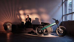 பல்பம் மாதிரி இருக்கு இது மின்சார வாகனமா?.. இதோட பயண தூரம் எவ்ளோ தெரிஞ்சா இன்னும் ஆச்சரியப்படுவீங்க!