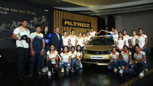 சொன்னதை செய்த Tata... 24 ஒலிம்பிக் போட்டியாளர்களுக்கு கார் பரிசளிப்பு... இது ரொம்ப ரொம்ப பாதுகாப்பான கார்!