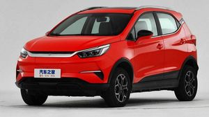 இதையும் விட்டு வைக்கலயா!! ஃபோர்டு ஈக்கோஸ்போர்டின் போலி மாடல் - எலக்ட்ரிக் காராக சீனாவில் அறிமுகம்