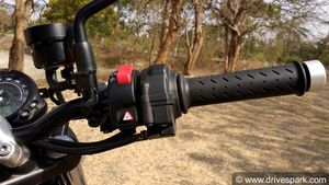 மோட்டார்சைக்கிள்களில் கில்-சுவிட்ச் வழங்குவதற்கான உண்மை காரணம் என்ன? அட இத்தன நாளா இது தெரியாம பேச்சே!