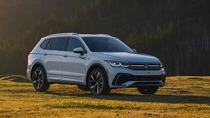 பெரிதும் எதிர்பார்க்கப்பட்ட Volkswagen Tiguan அறிமுக தேதி வெளியீடு! டிசம்பர்ல தரமான சம்பவம் இருக்கு!