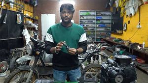 500 சிசி இன்ஜினுடன் ராயல் என்பீல்டு ஹிமாலயன்... பைக் பிரியர்களுக்கு தீனி போடும் 3வது பாகத்தின் வீடியோ!