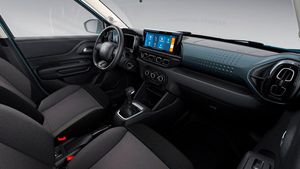 சிட்ரோன் சி3 எஸ்யூவி காரின் உட்புற டேஸ்போர்டின் தோற்றம் வெளியீடு!! இந்திய அறிமுகம் விரைவில்...!