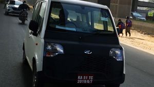 மஹிந்திரா தயாரிக்கும் 2-கதவு எலக்ட்ரிக் குவாட்ரிசைக்கிள்!! பெங்களூரில் சோதனை ஓட்டம்!