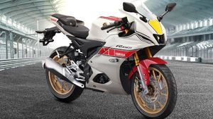 இப்படிப்பட்ட நிறத்தில் இந்தியாவில் அறிமுகமாகவில்லையே!! வெள்ளை நிறத்தில் யமஹா ஆர்15 இந்தோனிஷியாவில் அறிமுகம்!