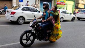 போலி பதிவெண் பயன்படுத்தியதாக நடிகர்கள் மீது புகார்... புகராளித்த இளைஞர் மீதே நடவடிக்கை எடுத்த காவல்துறை!