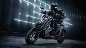 யமஹாவின் 2வது எலக்ட்ரிக் ஸ்கூட்டர் - இ.எம்.எஃப்!! தைவானில் அறிமுகம், விலையை மட்டும் கேட்காதீங்க!