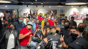 அதுக்குள்ளயா... யெஸ்டி பைக்குகளின் டெலிவிரி துவங்கியாச்சு!! ஆனந்த் மஹிந்திரா செம்ம குஷி!