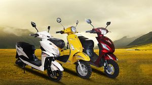 ஒரே நேரத்தில் 3 மின்சார ஸ்கூட்டர்களை அறிமுகப்படுத்திய இந்திய நிறுவனம்... மூனுமே வேற லெவல்! விலையும் கம்மிதான்!