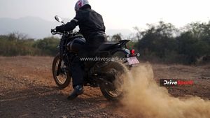 செல்ஃப் ஸ்டார்ட், கிக்கர் எதுவும் தேவையில்லை, பைக்கை எளிமையா ஸ்டார்ட் பண்ண இப்படி ஒரு வழி இருக்கா?