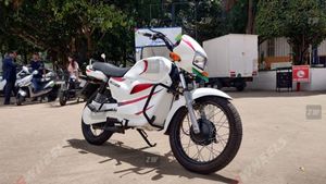 ஸ்பிளெண்டர் பைக்கின் தோற்றத்தில் எலெக்ட்ரிக் பைக்... பெங்களூரு நிறுவனத்தின் அசத்தலான தயாரிப்பு!