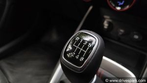 ரிப்பேர் எல்லாம் இல்ல... கார்கள் ரிவர்ஸில் வரும் போது 